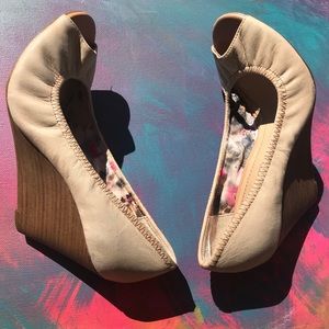 BCBG Light Pink Wedge